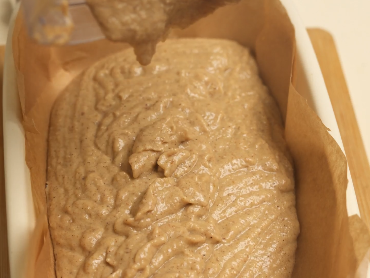  Pour-in-the-batter-and-spread-evenly1